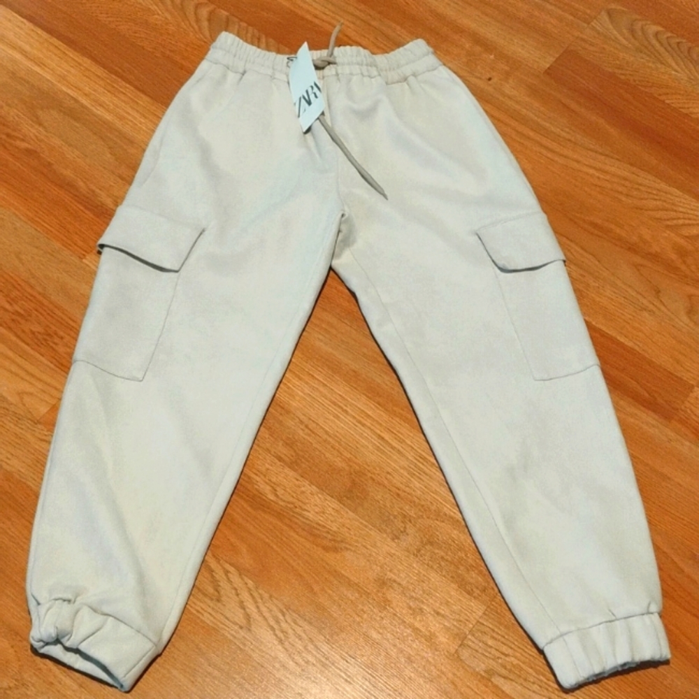 NWT Zara cargo Joggers Size XS Suade Feel